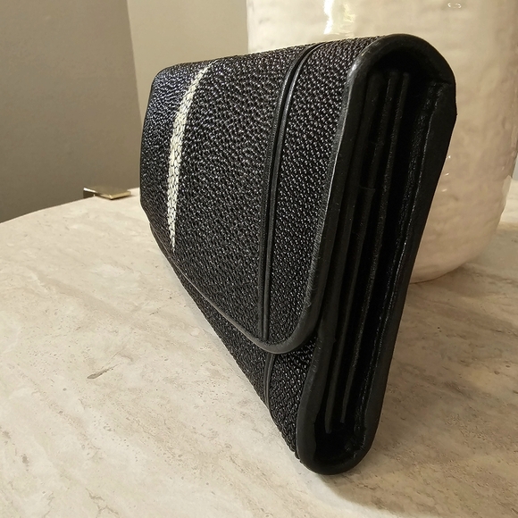 Genuine Stingray Skin Pebble Black Clutch Trifold Wallet Magnetic Closure - Picture 4 of 16